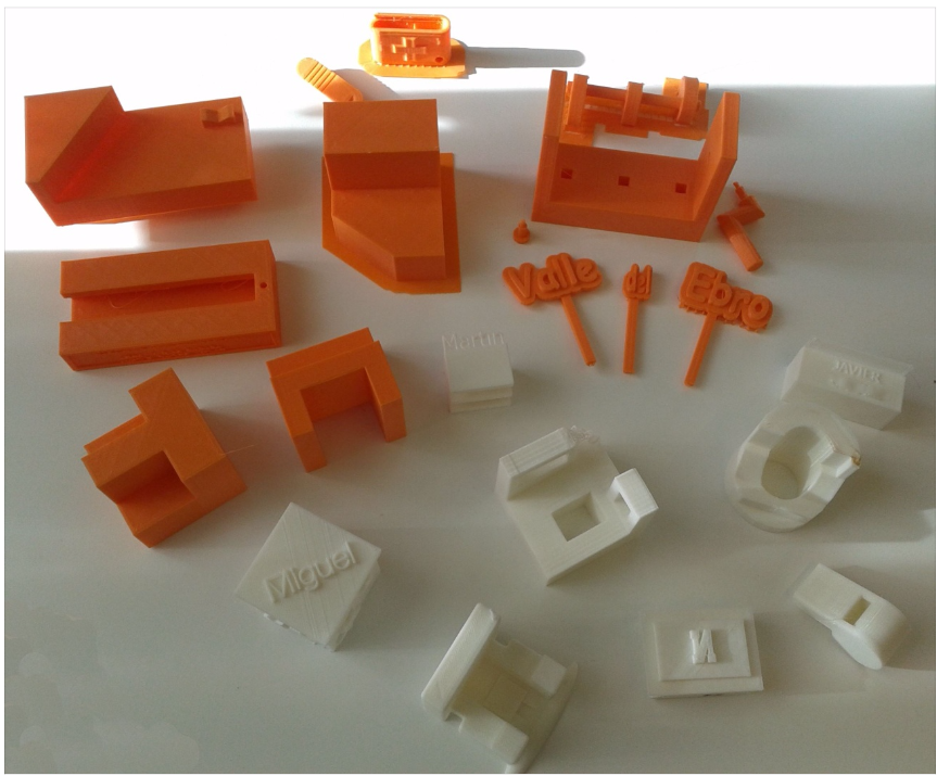 Objetos impresos en el seminario de impresión 3D organizado por el CAP de Tudela