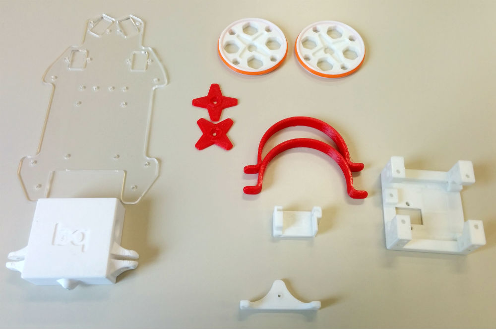Piezas de la estructura impresas en 3D en PLA